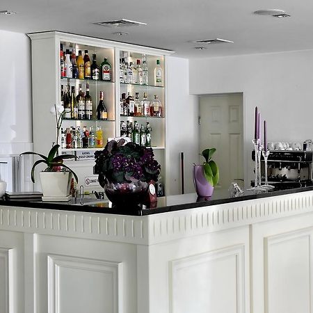 Wodnik Bed & Breakfast Кросно Екстериор снимка