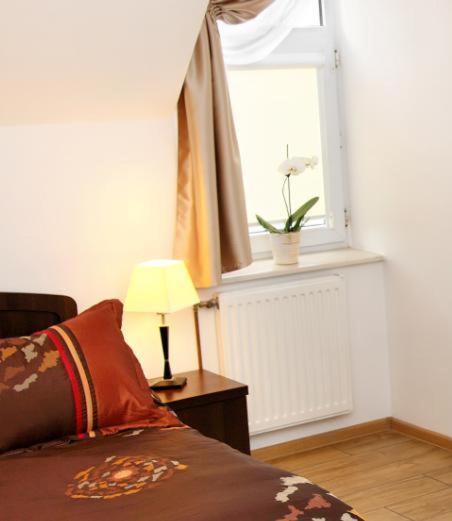 Wodnik Bed & Breakfast Кросно Екстериор снимка