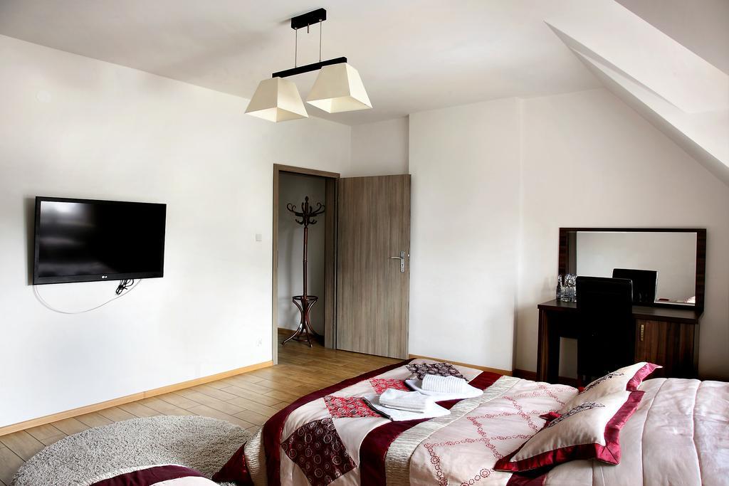 Wodnik Bed & Breakfast Кросно Стая снимка