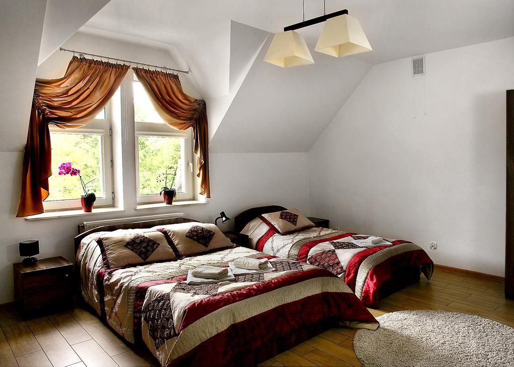 Wodnik Bed & Breakfast Кросно Екстериор снимка