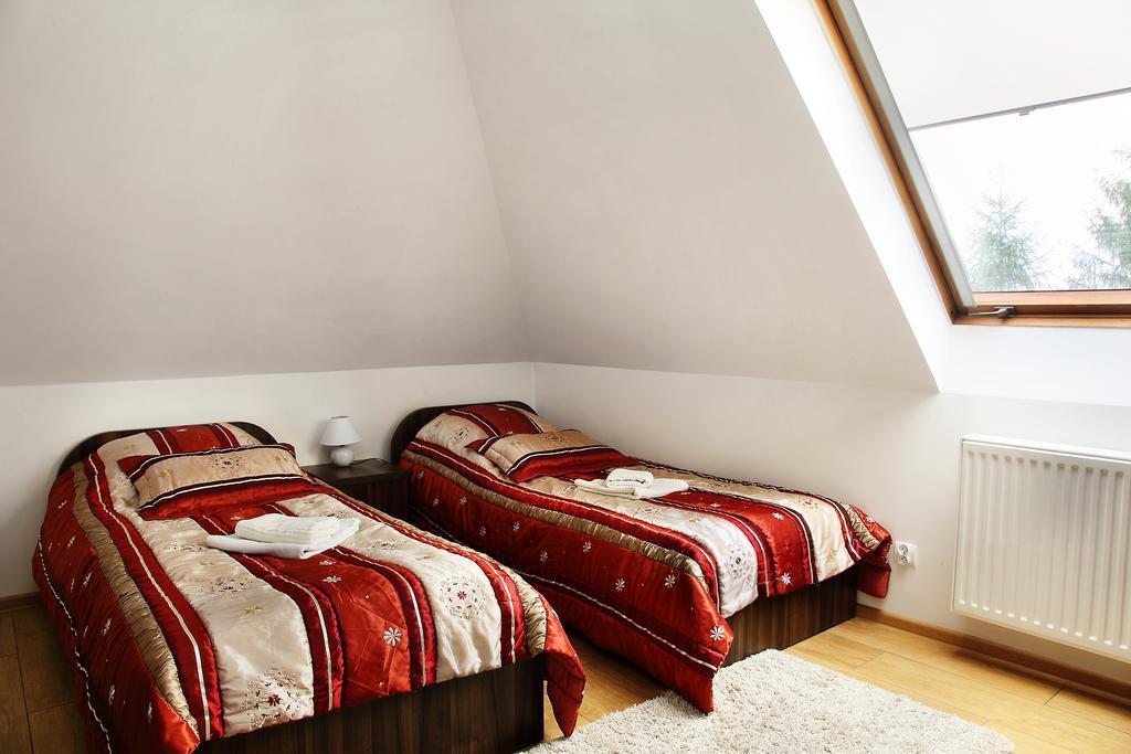 Wodnik Bed & Breakfast Кросно Екстериор снимка